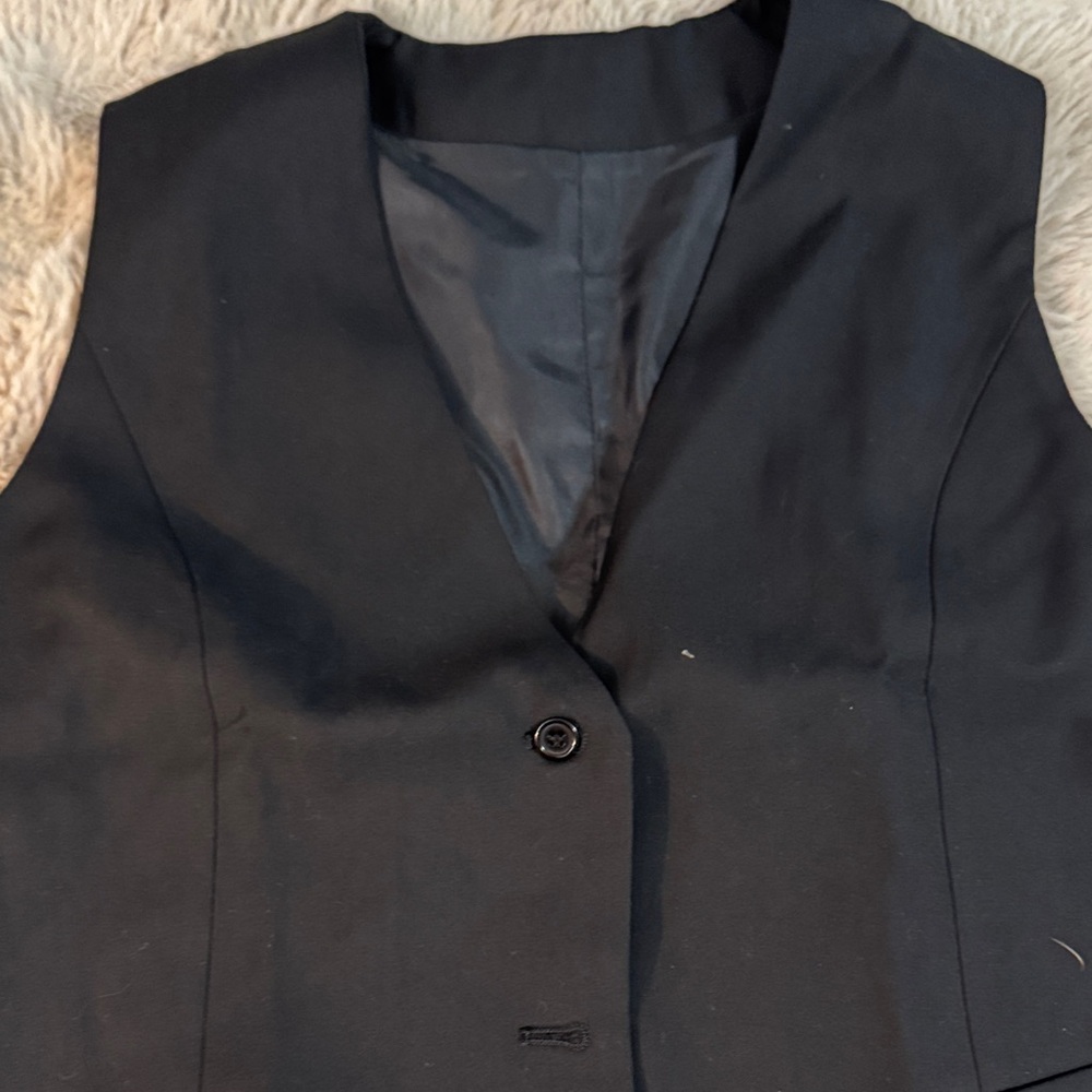 Brand New with Tags! Black Tailored Plus-Size Vest – 5XL, Professional & Chic - Picture 2 of 4